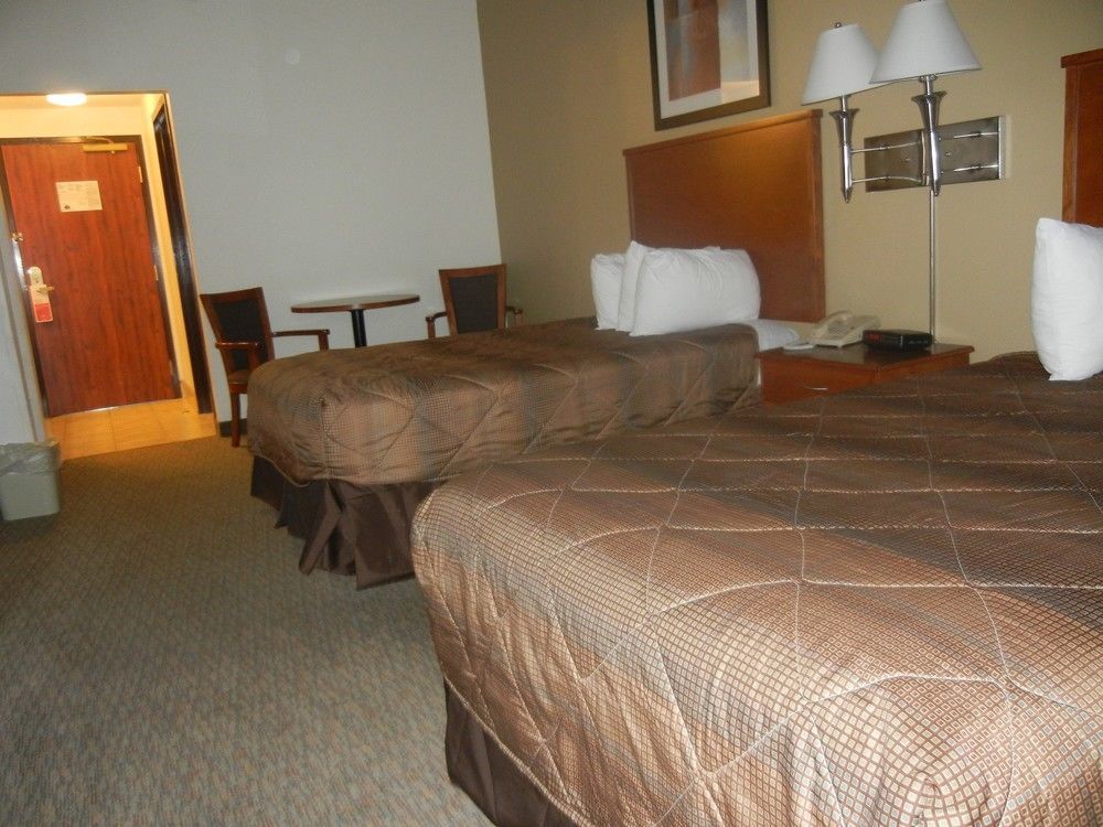 Days Inn By Wyndham Phenix City Near Fort Moore Exterior foto